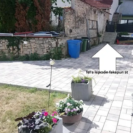 Sarlo Utcai Haz Ferienhaus Veszprém