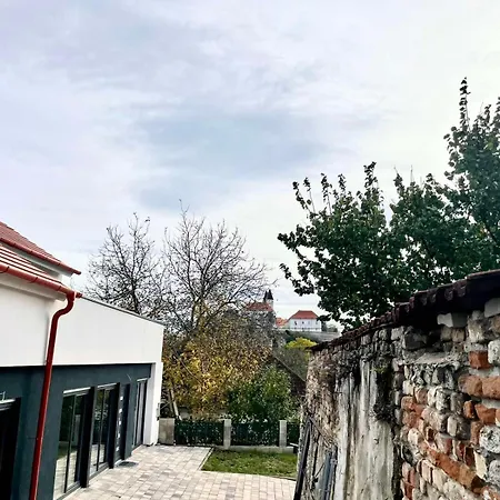 Sarlo Utcai Haz Feriehus *