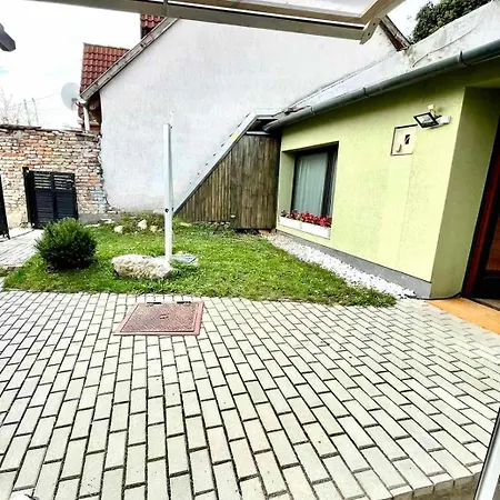 Feriehus Sarlo Utcai Haz