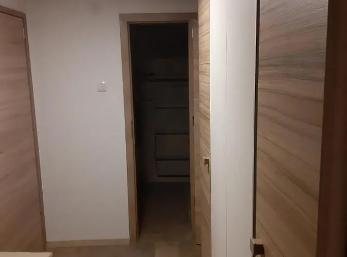 Sarlo Utcai Haz * 베스프렘